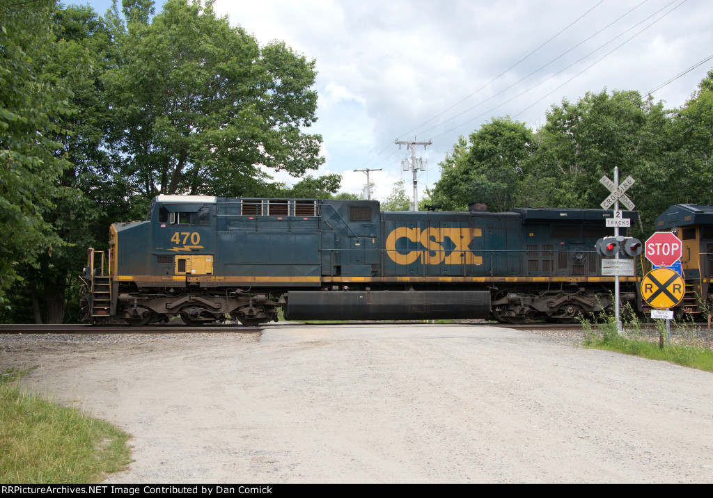 CSXT 470 Leads M427 at Cook's Crossing